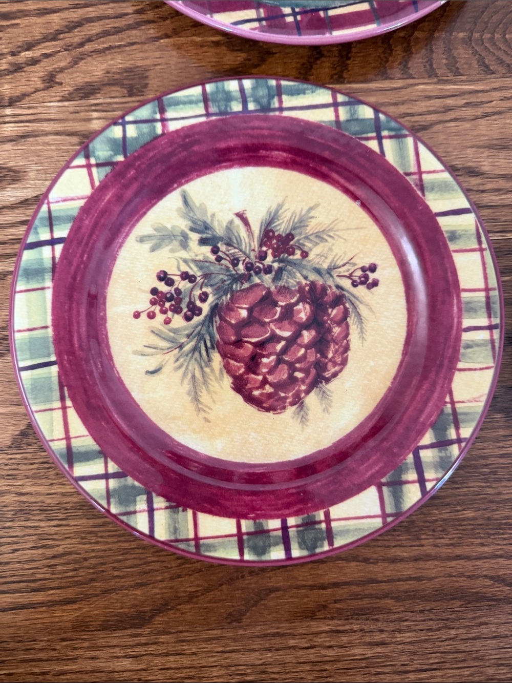 Madison & Max holiday plaid rim dessert salad plates 8-1/2" - set of 4 - Picture 5 of 6